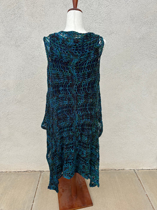 Lace sleeveless Duster in Peacock